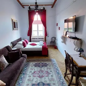  Apartment Classical In The Old Pest Hungary